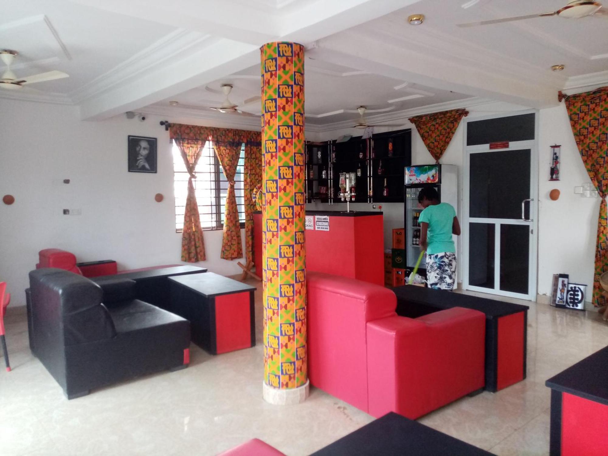 Ohene David Guest House Amanfro Buitenkant foto